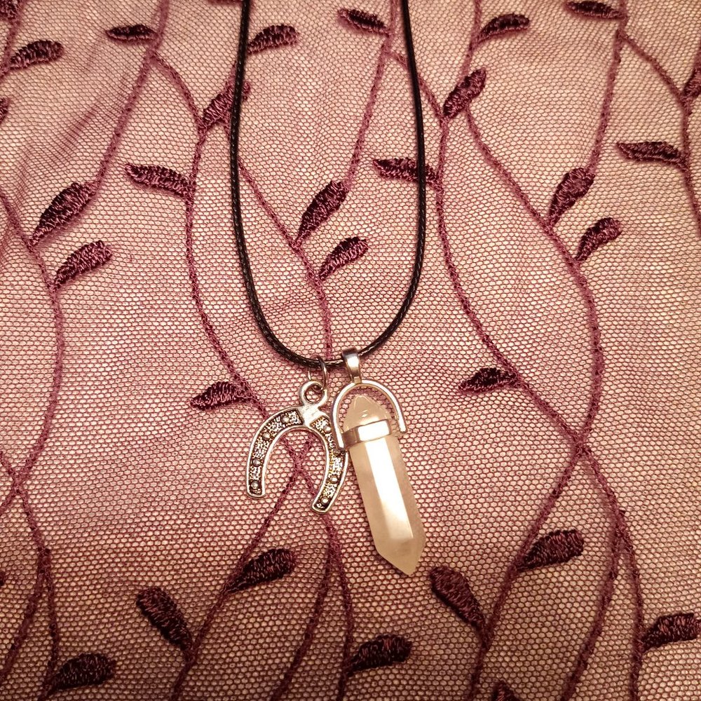 Rose Quartz Crystal Point Pendant Horse Shoe charm Necklace
